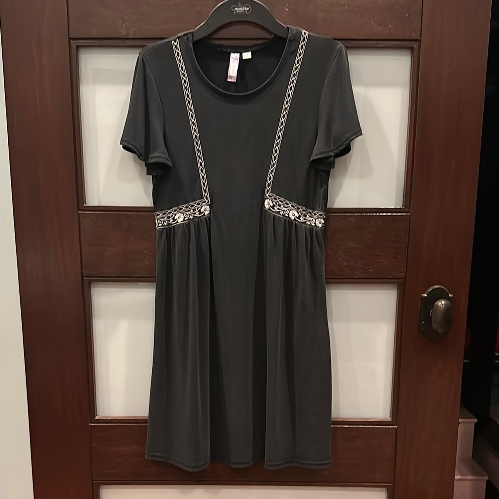 Alya Gray Dress with Embroidery Detail, size S